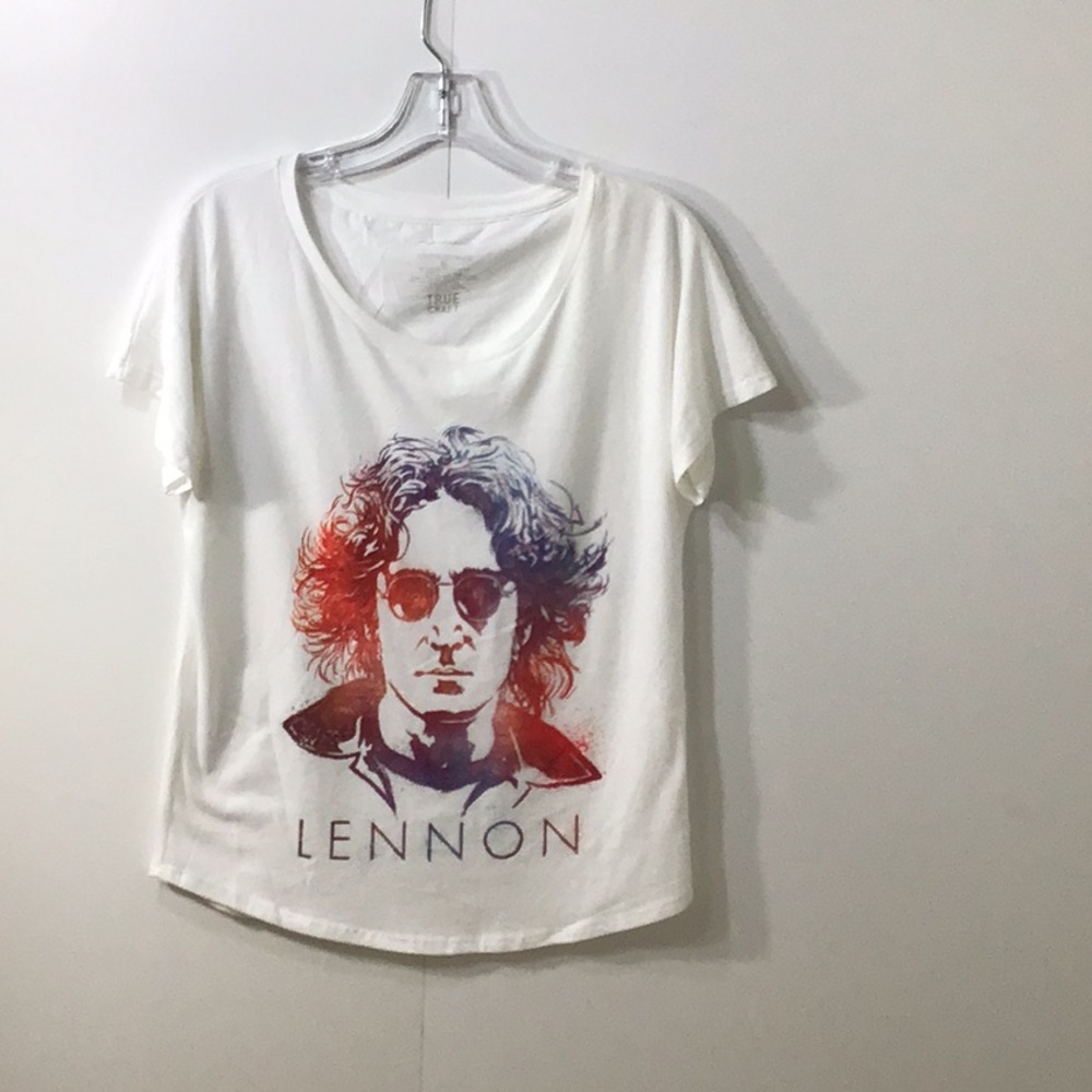 🎄GRAPHIC John Lennon TEE NWOT size S